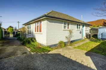 17 Ealing Street, Northcote
