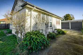 17 Ealing Street, Northcote