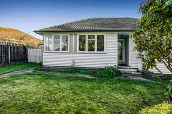 17 Ealing Street, Northcote
