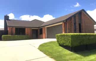 87 St James Drive, Huntington