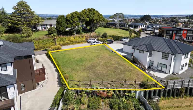 30 Jabal Crescent, Totara Park