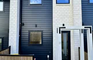 8/170 Don Buck Road, Massey
