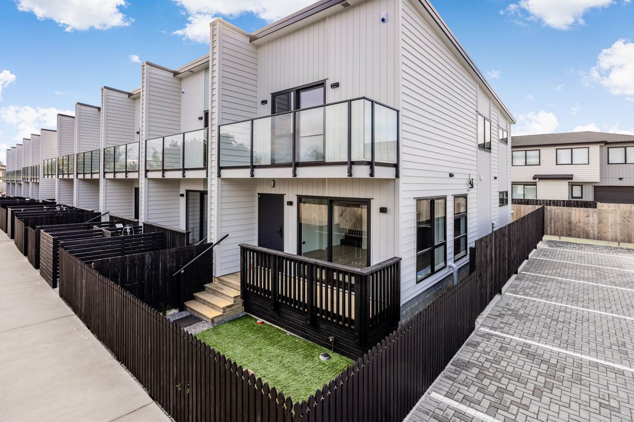 New 3-Bed Townhouses + Downstairs Master Bedrooms - Widok 4