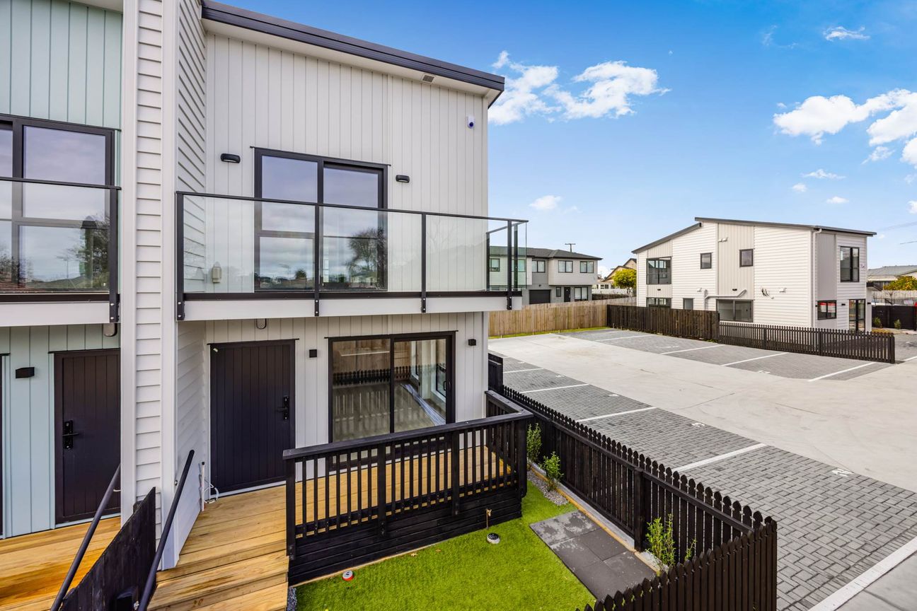 New 3-Bed Townhouses + Downstairs Master Bedrooms - Widok 5