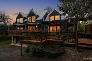 14 Utuhina Road, Springfield