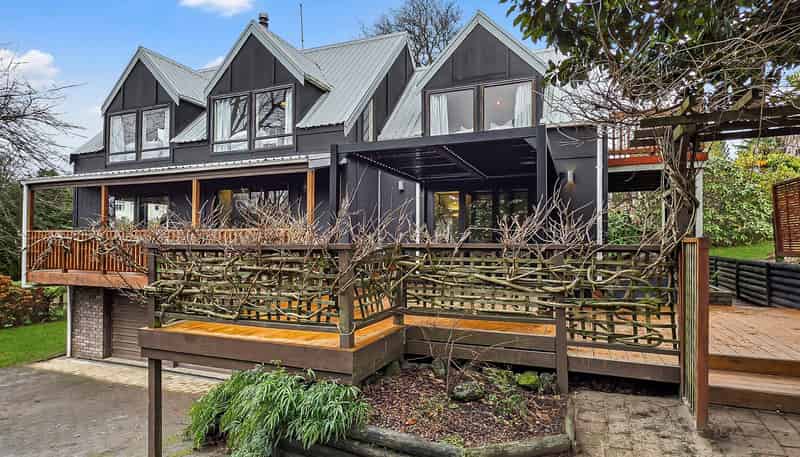 14 Utuhina Road, Springfield
