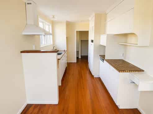 5 Slim Street, Bader