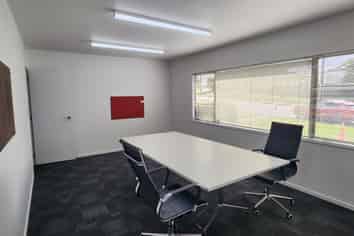 250sqm office - Silverdale industrial