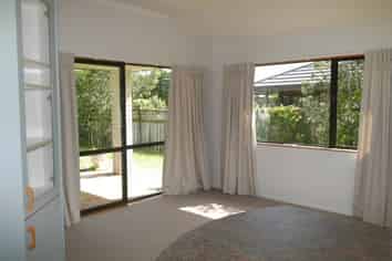 77 Michael Rd, Paraparaumu Beach