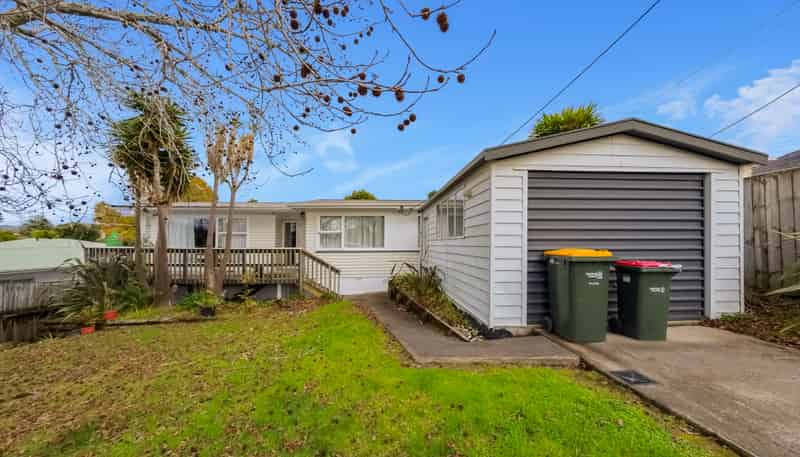 13 Poto Street, Te Atatu South
