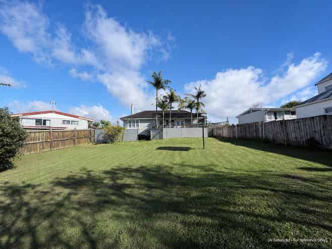 8 Chorley Avenue, Massey