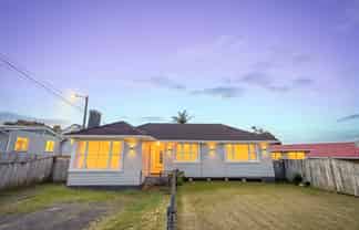 8 Chorley Avenue, Massey