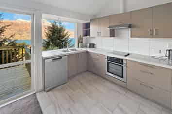 2A Bird Pl, Fernhill