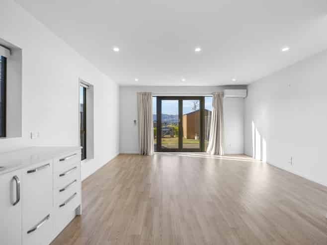 17 Mount Nicholas Avenue, Wanaka
