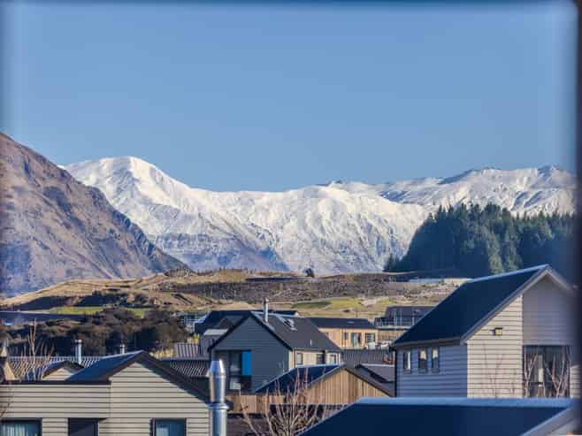 17 Mount Nicholas Avenue, Wanaka