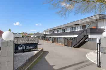 Prime InnerCity Freehold Accommodation Opportunity
