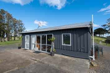 1043 Whananaki North Road, Opuawhanga