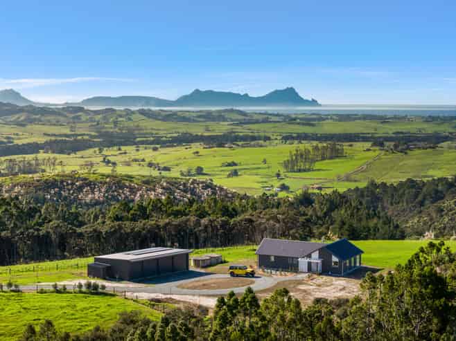 647 Millbrook Road, Waipu
