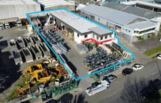 Warehouse & Fully Fenced Yard