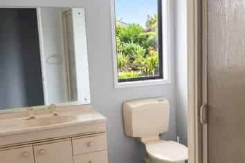 8A John Road, Stanmore Bay