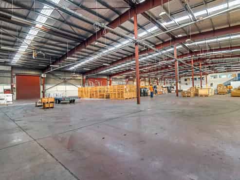 Rare Large-Scale Warehouse & Yard Opportunity