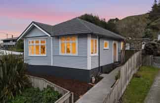 65 Happy Valley Road, Owhiro Bay