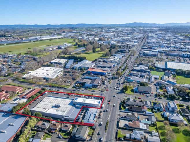 New 10-year lease extension to Spotlight