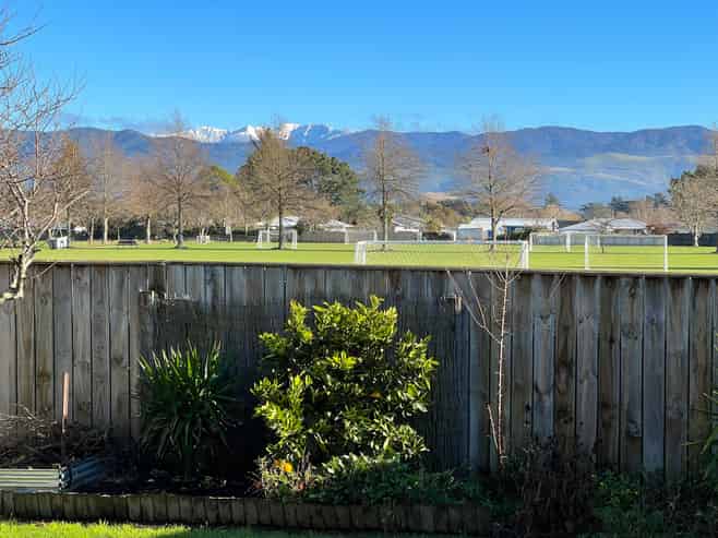 16 Wyndham Street, Carterton