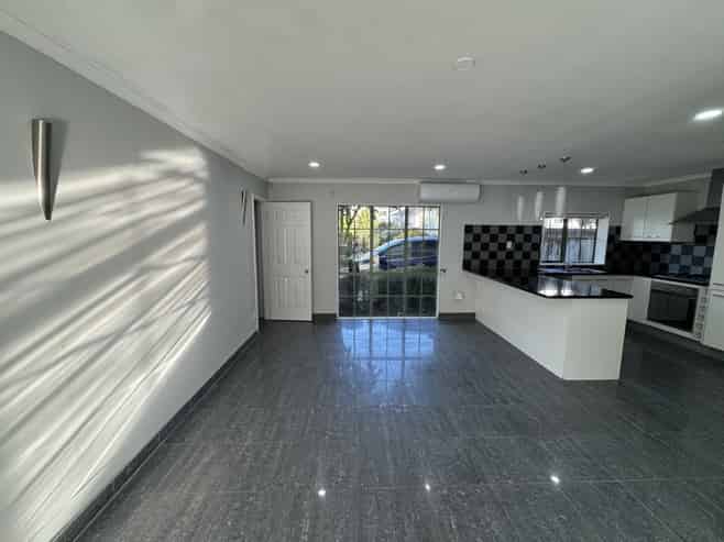 17 Gray Avenue, Mangere East