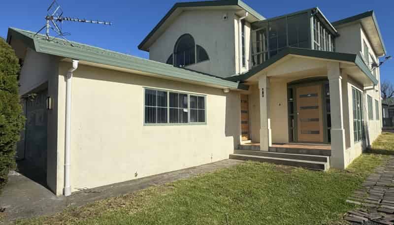 17 Gray Avenue, Mangere East