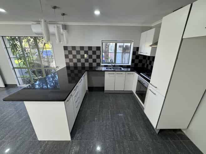 17 Gray Avenue, Mangere East