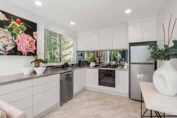 20D St Georges Bay Road (Fully Furnished Luxury), Parnell