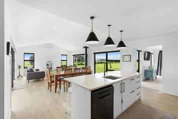 102 Kukutauaki Road, Levin