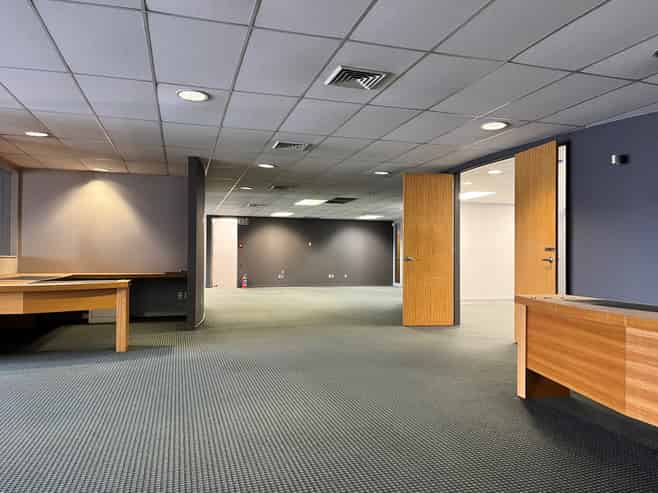High Profile Hull Road Lease Opportunity