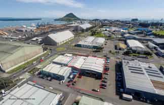High Profile Hull Road Lease Opportunity