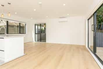 32D Windermere Crescent, Blockhouse Bay