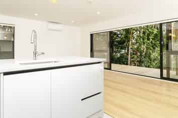 32D Windermere Crescent, Blockhouse Bay