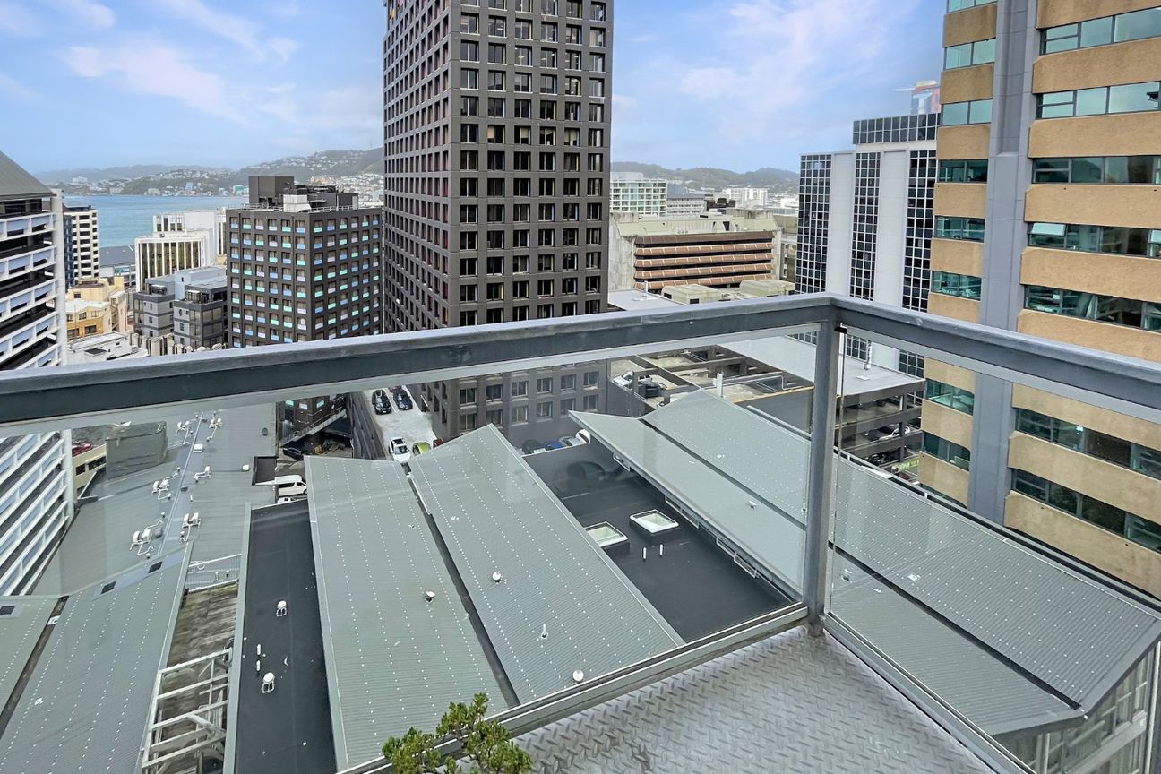 Modern Apartment with Sea Views in a Prime Location - Bild 6