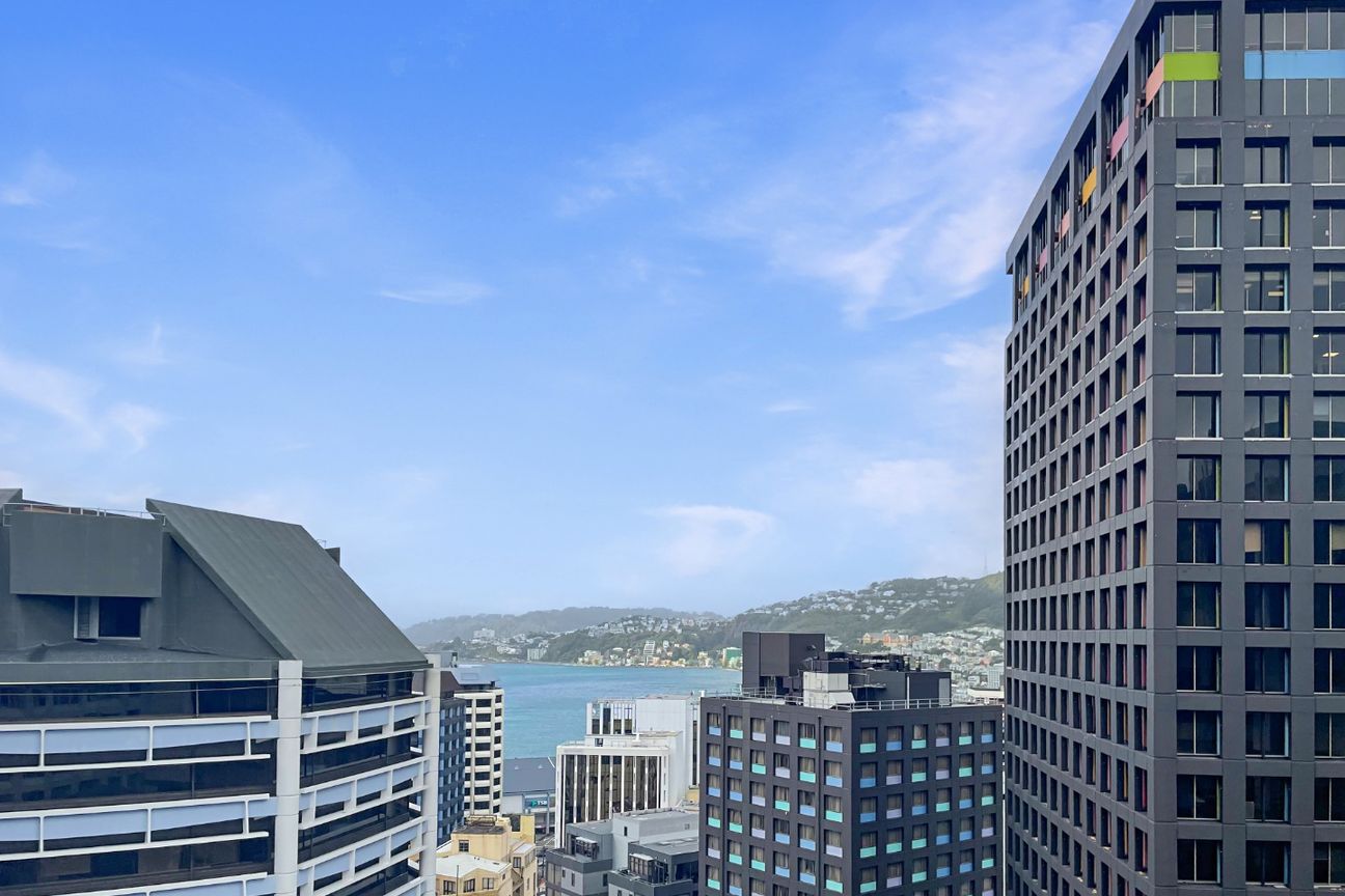 Modern Apartment with Sea Views in a Prime Location - Bild 5