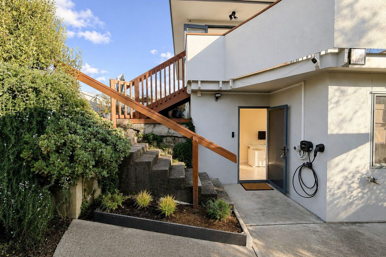 Modernised & Move In Ready! - Ansicht 5