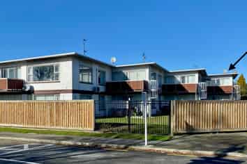 48 Straven Road, Riccarton