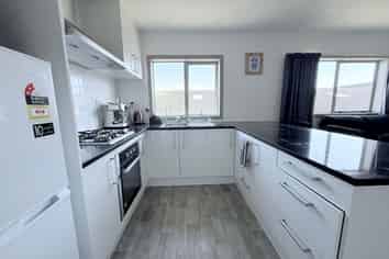 95E Felton Mathew Avenue, Saint Johns