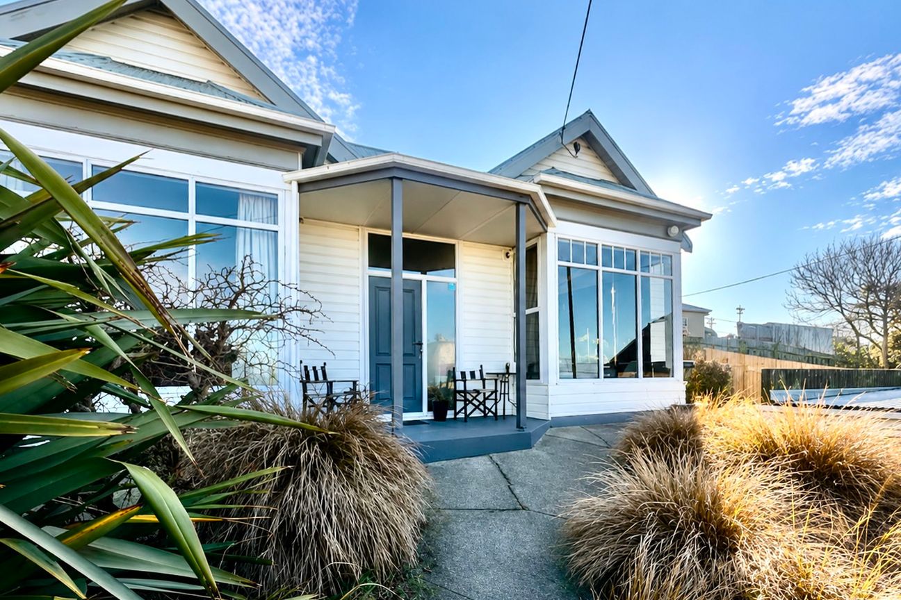Views, Vibes & Villa Living - Vista 2