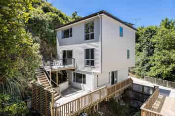 16B Cosy Dell Road, North Dunedin