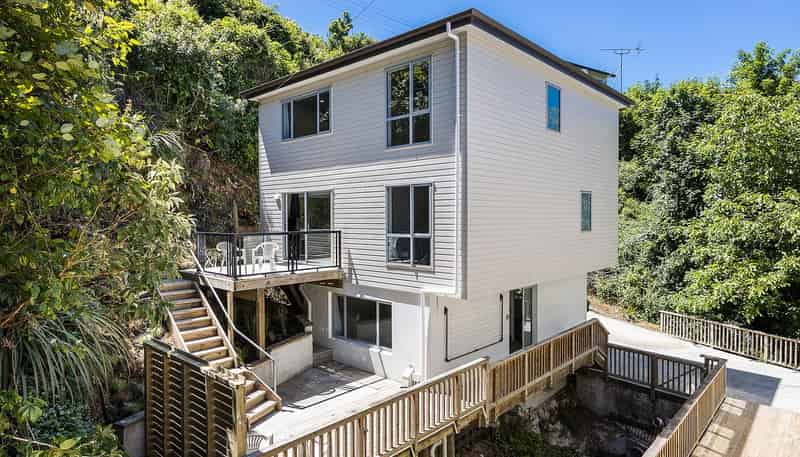 16B Cosy Dell Road, North Dunedin