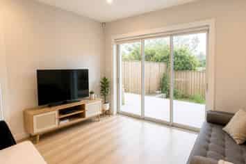 8/22 Kaikoura Street, Henderson