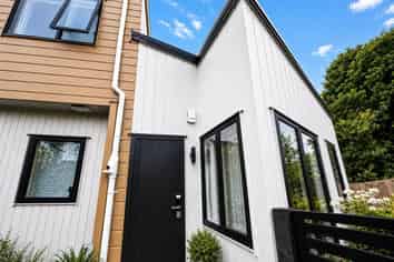 8/22 Kaikoura Street, Henderson