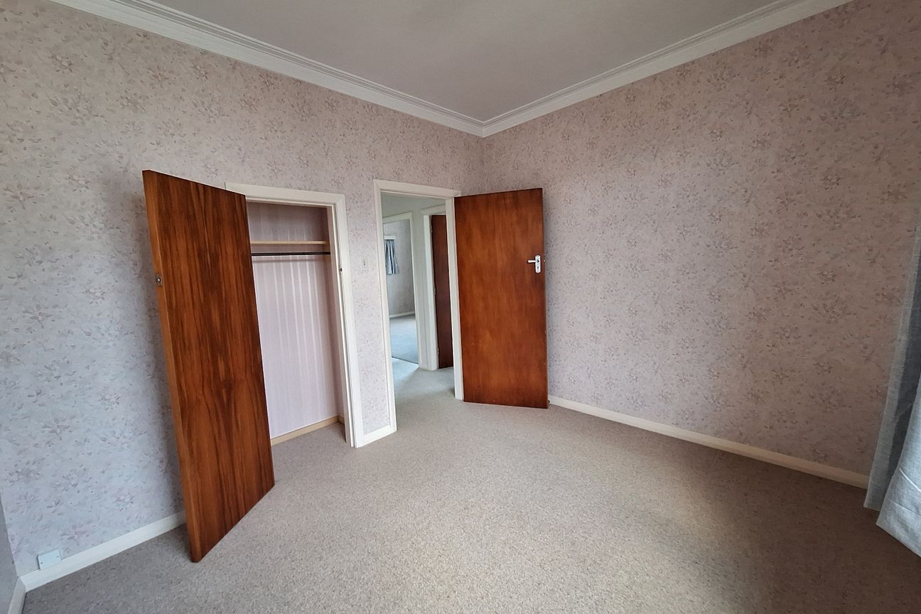 Spacious, north-facing home - Aanzicht 6