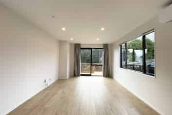 44A Sylvan Crescent, Te Atatu South