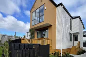 44A Sylvan Crescent, Te Atatu South